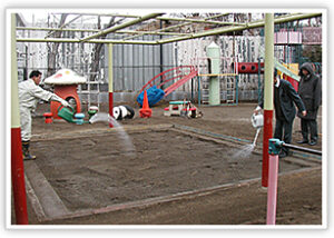 幼稚園砂場　施工中